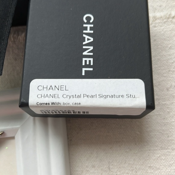 Chanel Signature Earrings - Picture 6 of 10